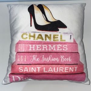 Chic pillow